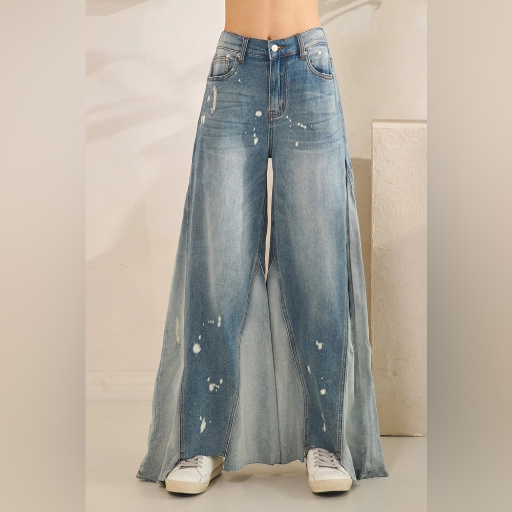 Oli & Hali Women's Light Blue Distressed Wide-Leg Jeans